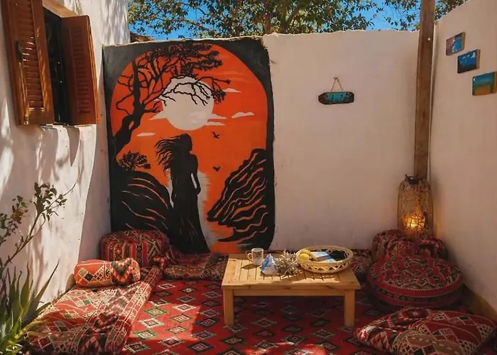 Nyaraló Cozy With Private Courtyard
