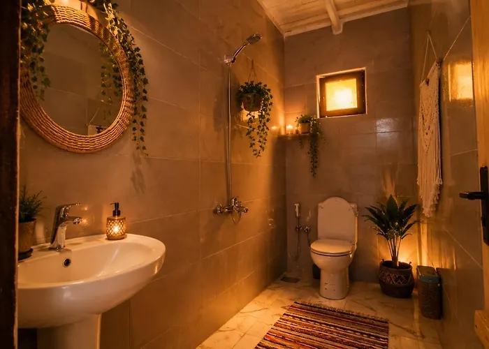 Cozy With Private Courtyard *